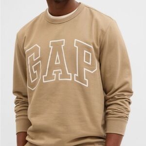 ‘GAP’ Men’s Tan Crewneck. Size Men’s XXL (fits Large).